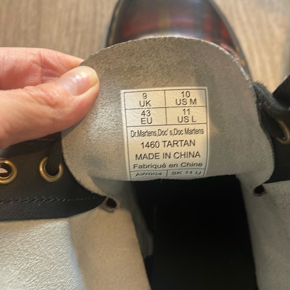 DR. MARTENS Tartan 1460 Black/Plaid Leather Boots Womens Size 11 - Picture 3 of 7